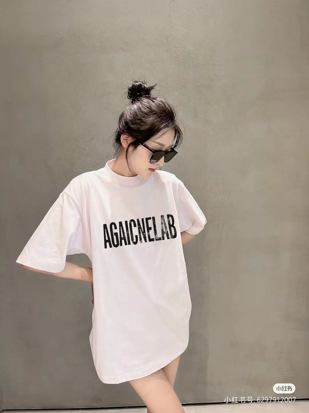 P80✨🔥 BALENCIAGA Paris lettering printed short-sleeved T-shirt. Custom-woven and dyed 300 grams of combed cotton heavyweight fabric. Zero color difference in threads. Perfect details. Different from the current currency version. Welcome to compare. Same Style for men and women. Must-sell in the picture above. Color: White Black Size: 1 2 3 4